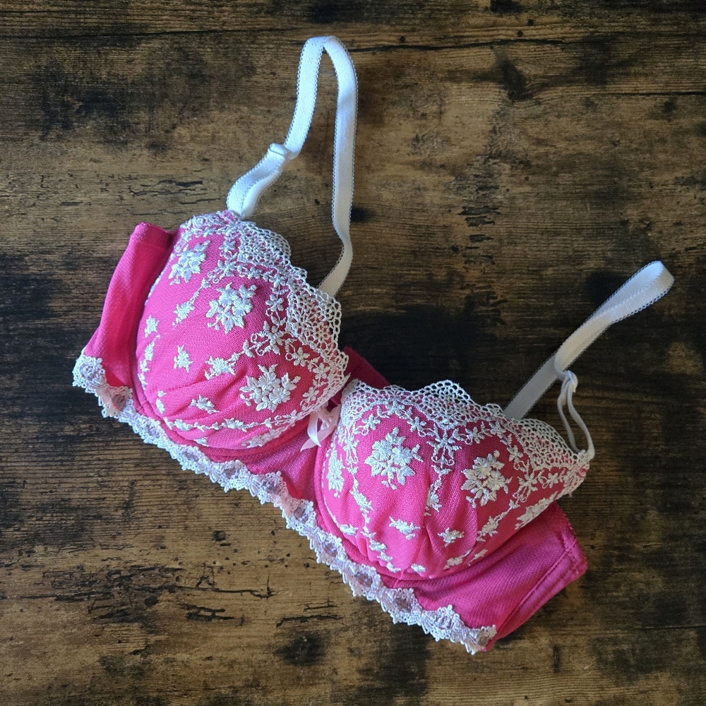 Japanese Brand embroidered lace bra 34C push up removable strap/ strapeless bra